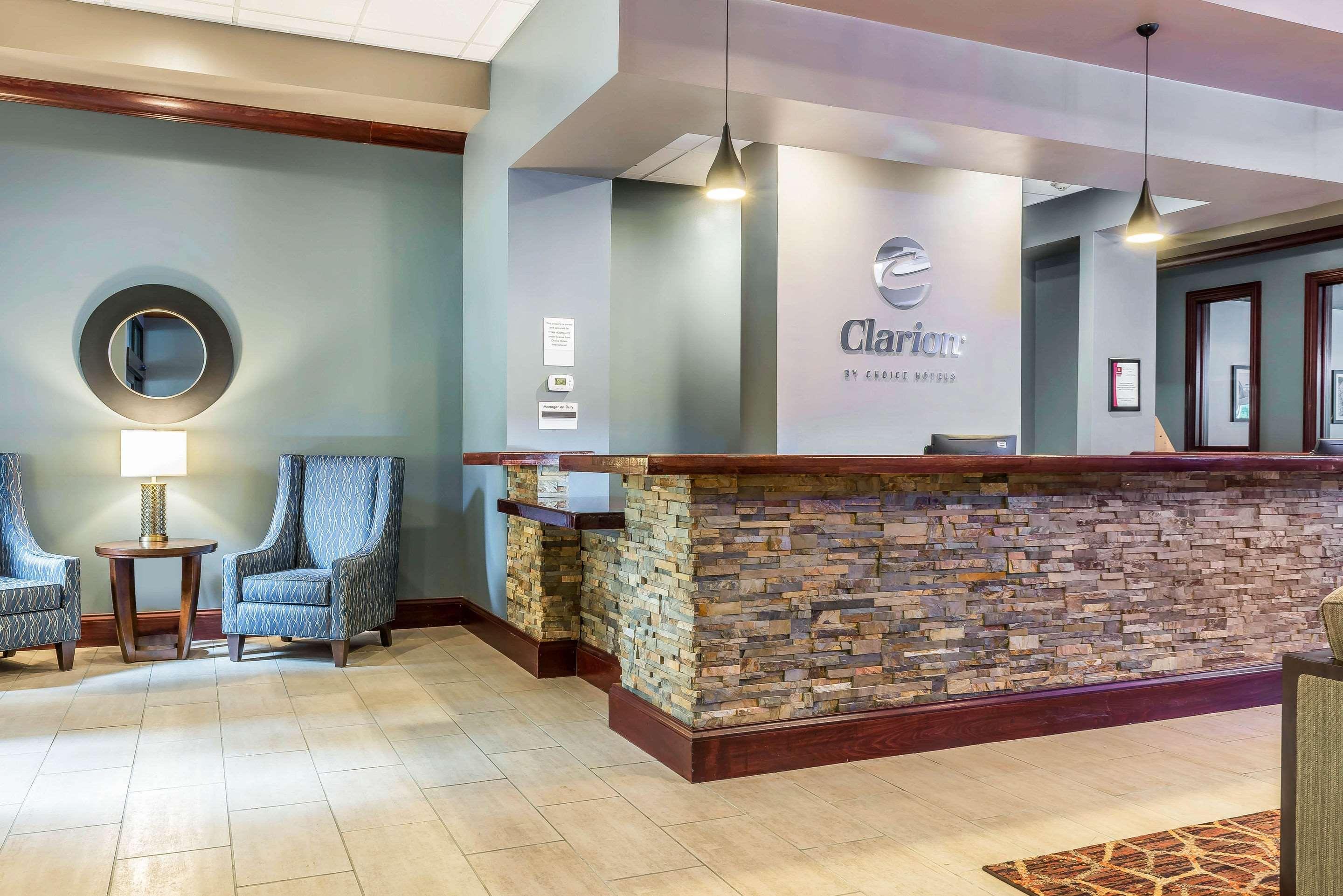 Clarion Inn Belle Vernon Екстериор снимка