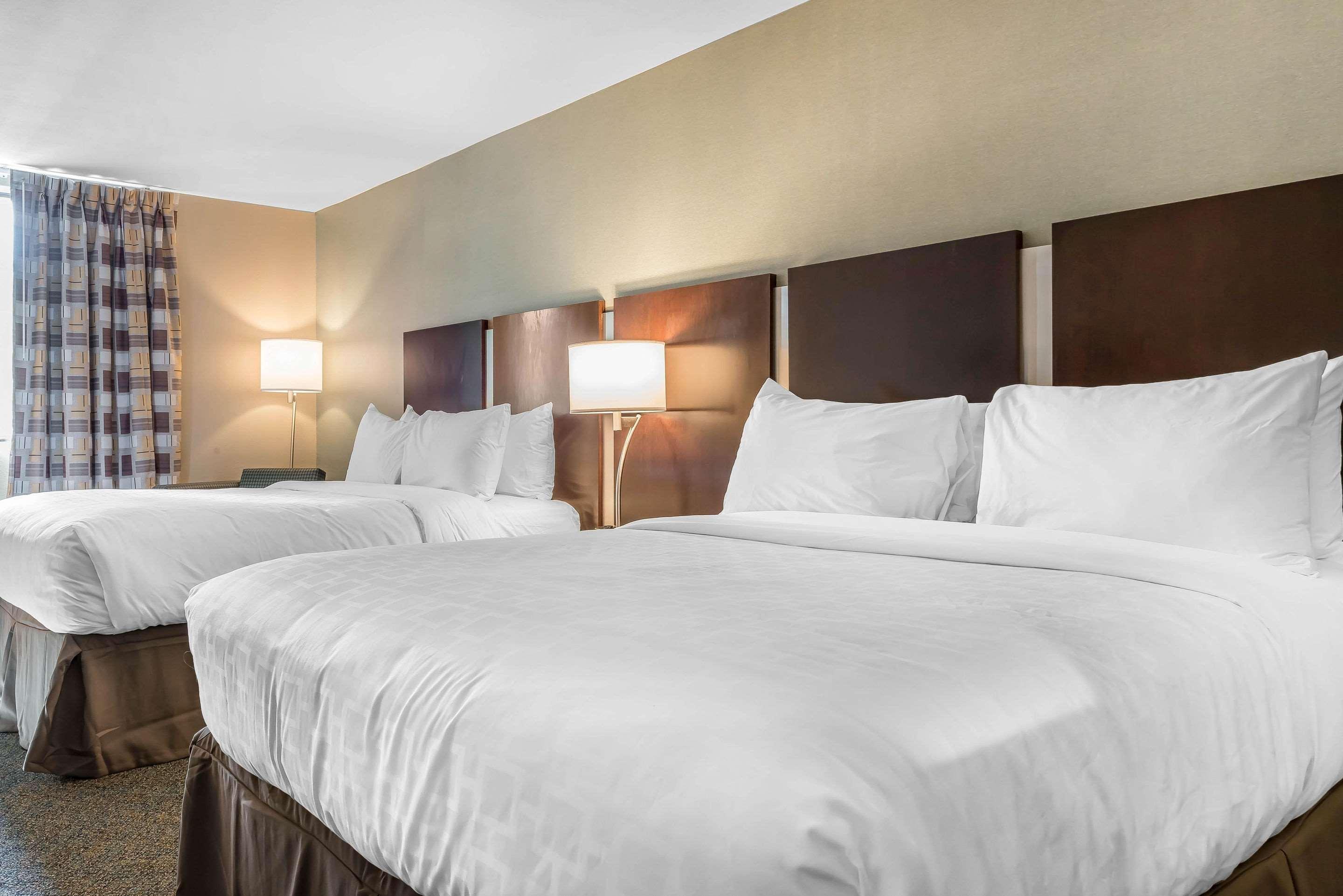 Clarion Inn Belle Vernon Екстериор снимка
