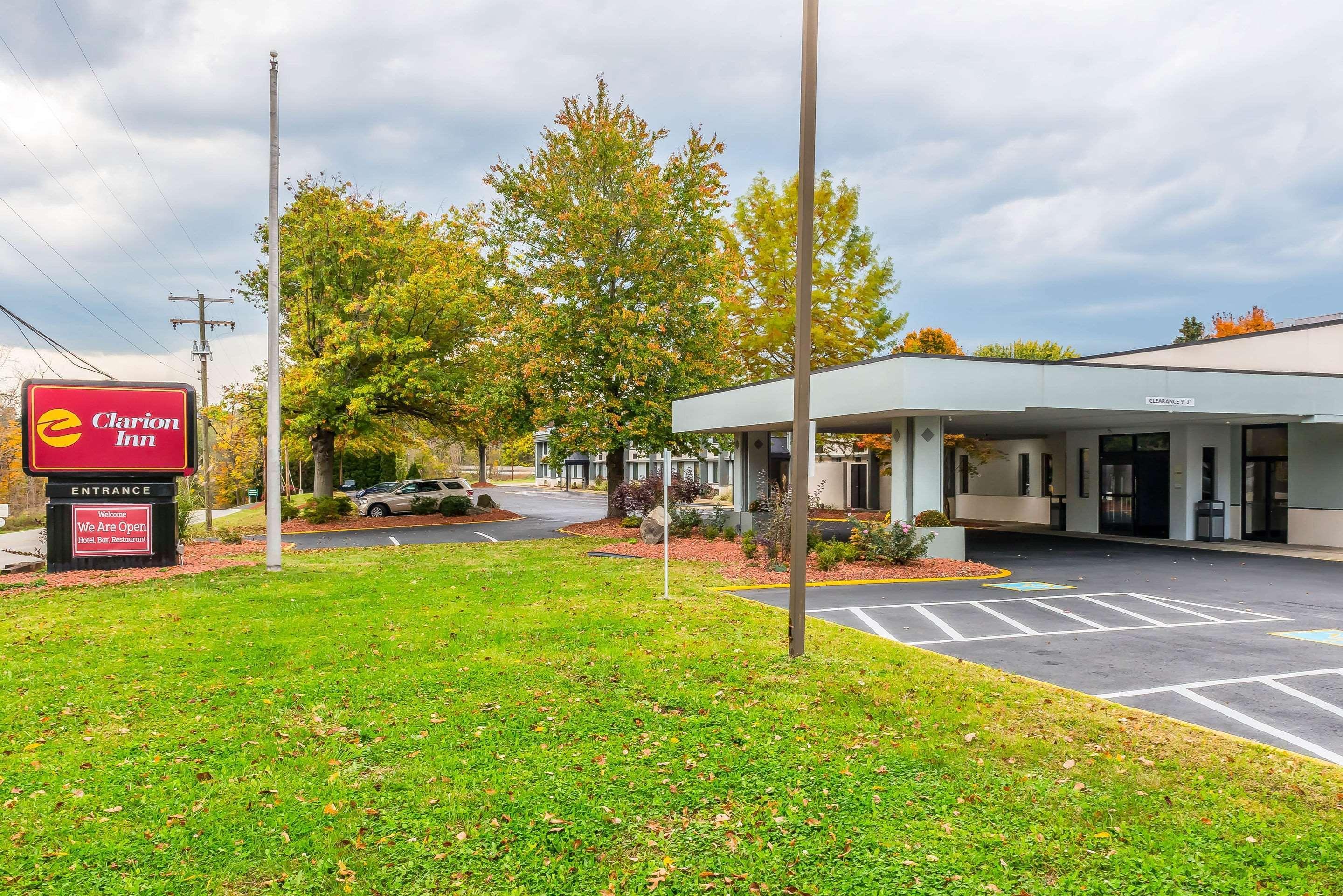 Clarion Inn Belle Vernon Екстериор снимка