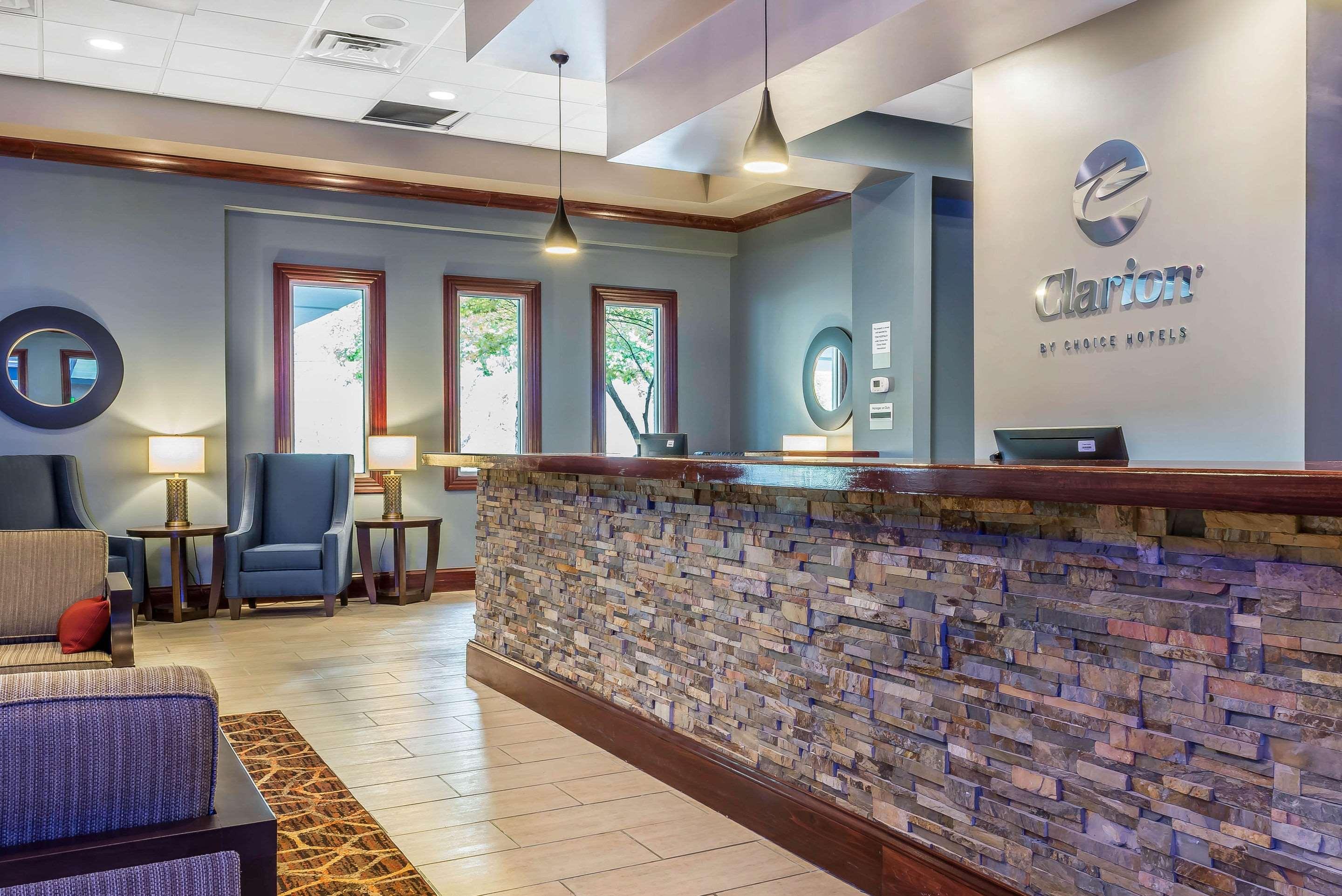Clarion Inn Belle Vernon Екстериор снимка