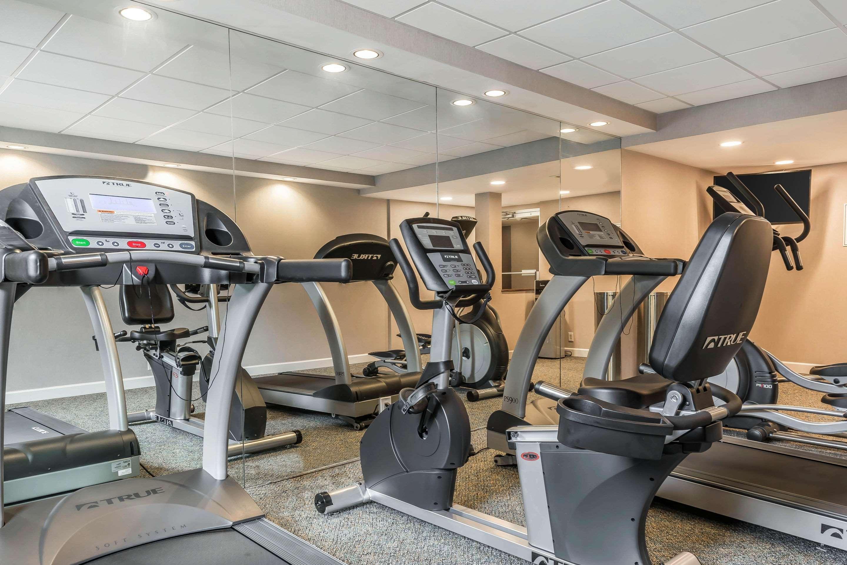 Clarion Inn Belle Vernon Екстериор снимка